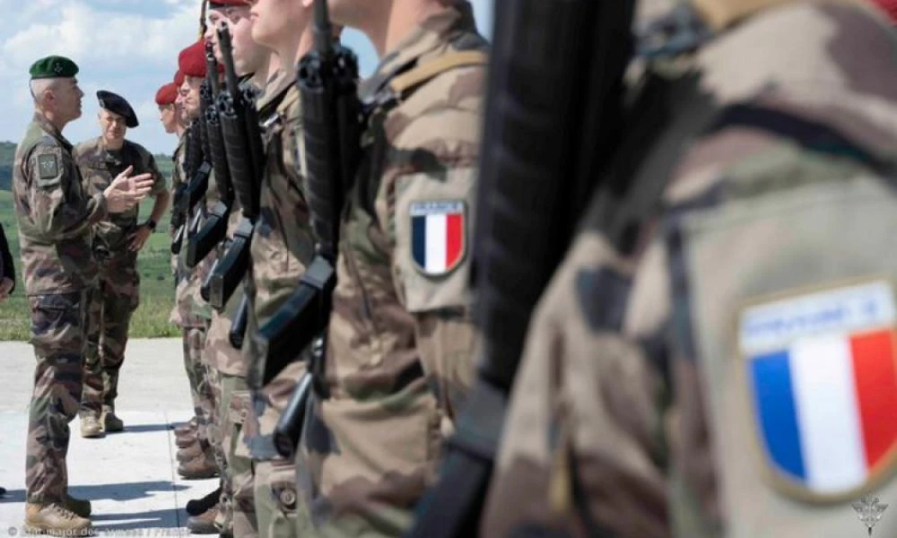 Μείωση της ανεργίας αλά γαλλικά-Ο Μακρόν ζητά ανέργους για το πολεμικό μέτωπο της Ουκρανίας